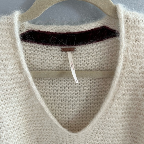 FREE PEOPLE cream sweater - Picture 4 of 5